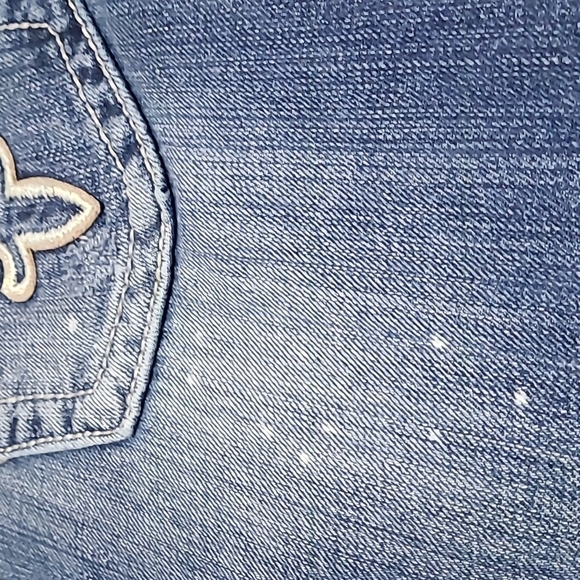 ROCK REVIVAL EMILIE EMBROIDERED BOYFRIEND CROP DENIM JEAN - Picture 14 of 16